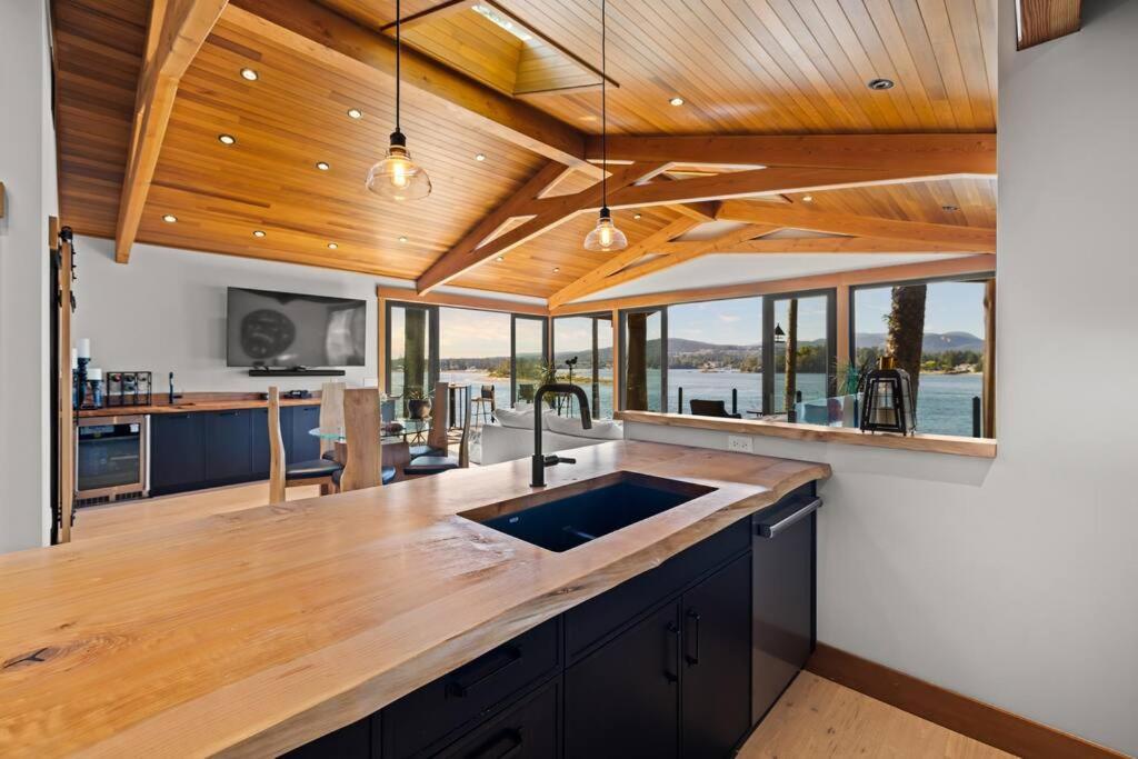 Willa Kingfisher Manor Sooke Zewnętrze zdjęcie